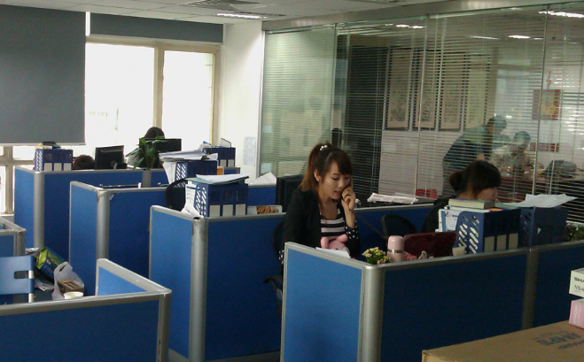 金属冲压件与钣金焊接件选型对比：材料性能与成本考量